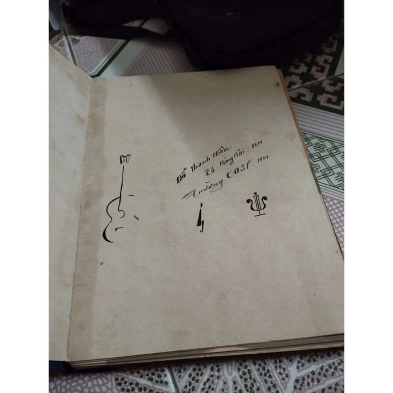 Set 12 số về nhạc được đóng thành 1quyển 501888