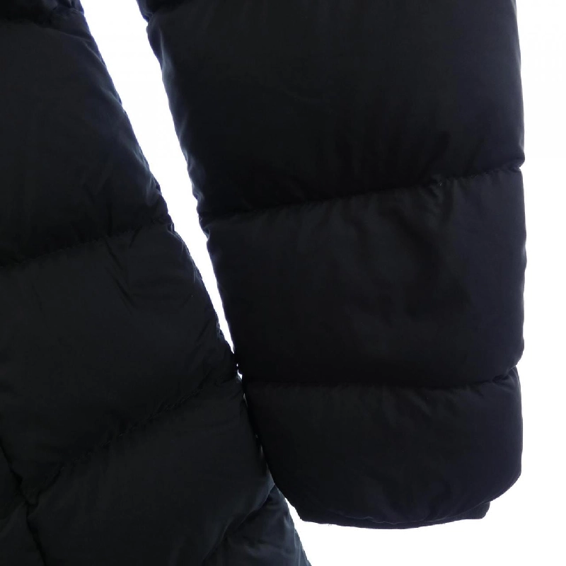 Áo khoác lông vũ MONCLER 638122