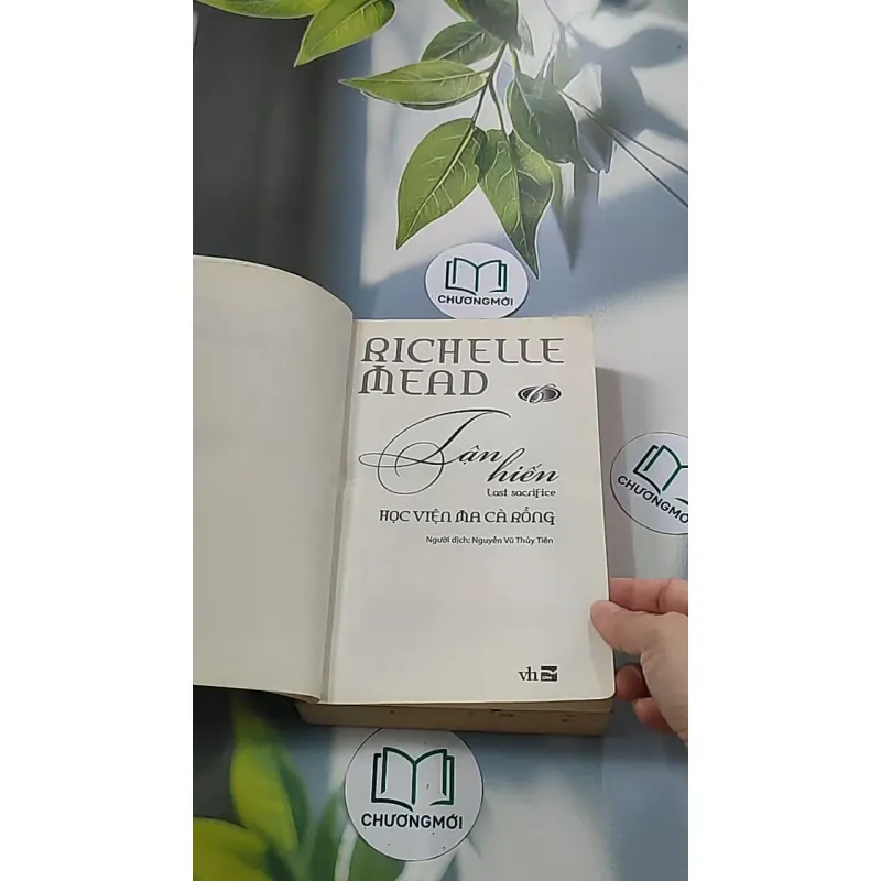 Học viện Ma Cà Rồng - Tập 6: Tận Hiến - Richelle Mead 688656