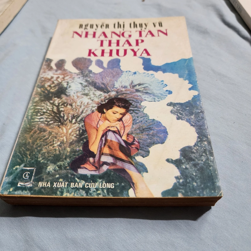 Nhang tàn thắp khuya | Nguyễn Thị Thụy Vũ  478252