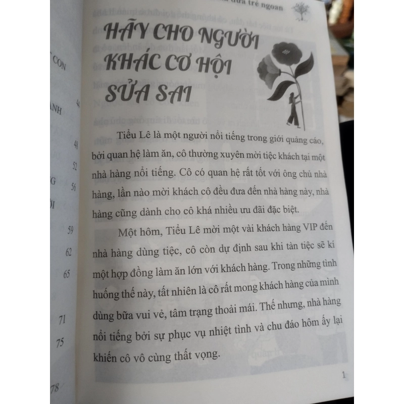 sách có tựa đề "Làm một người bao dung" của tác giả Giả Vân Bằng 546350