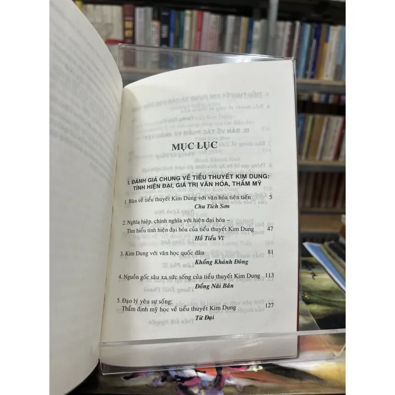 TIỂU THUYẾT KIM DUNG QUA CÁC CUỘC HỘI THẢO QUỐC TẾ 1998& 2003 702641