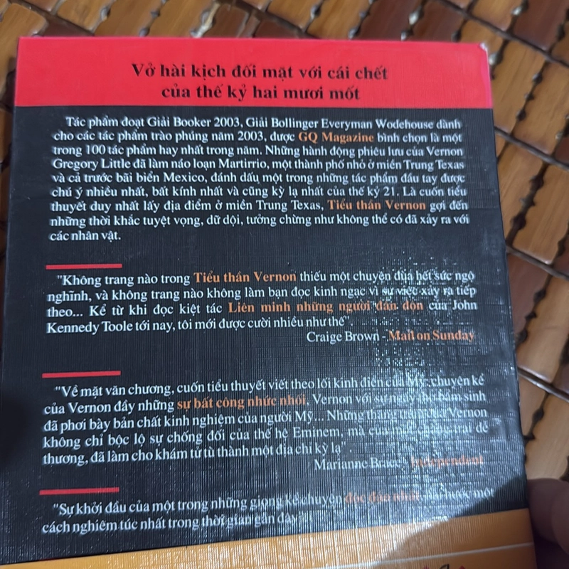 Tiểu thần Veẻnon - DBC Pierre 524867