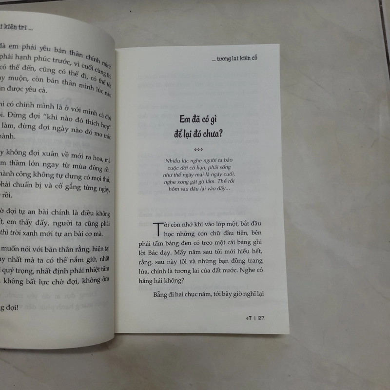 Sách Hiện tại kiên trì tương lai kiên cố 453341