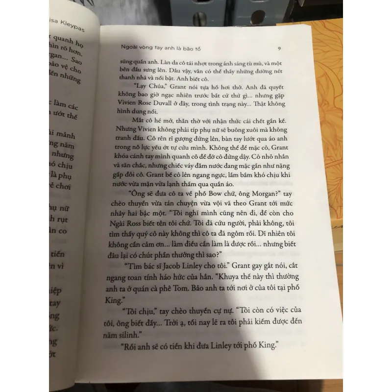 Ngoài vòng tay anh là bão tố 990579