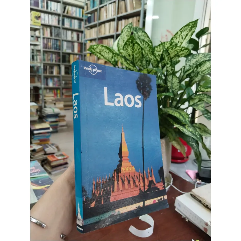 LAOS - JOE CUMMINGS, ANDREW BURKE 957507