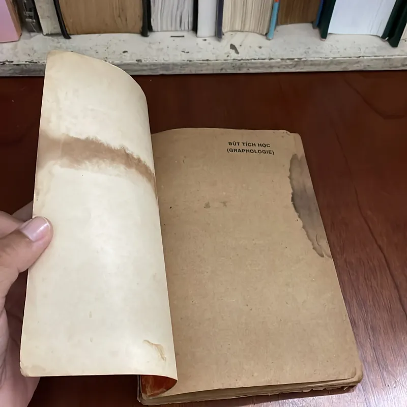 II Sách Xưa: Bút Tích Học _ Nghiên Cứu Chữ Ký Và Chữ Viết - Huỳnh Minh - 1989 576900