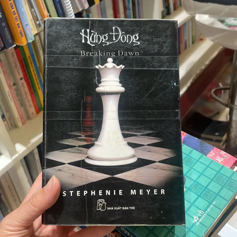 Hừng đông - breaking dawn - stephenie meyer nxb trẻ 2009 1025669