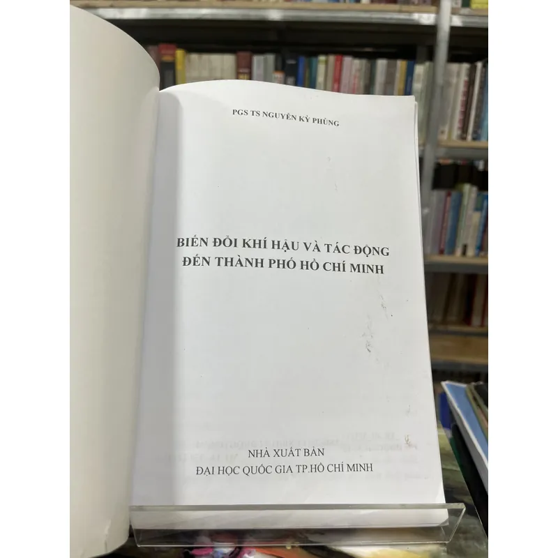 BIẾN ĐỔI KHÍ HẬU VÀ TÁC ĐỘNG ĐẾN THÀNH PHỐ HỒ CHÍ MINH 702645