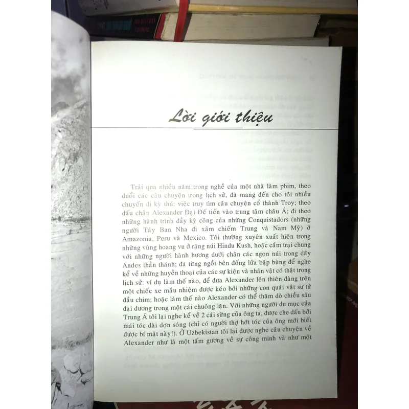 Truy tìm huyền thoại và anh hùng 700649