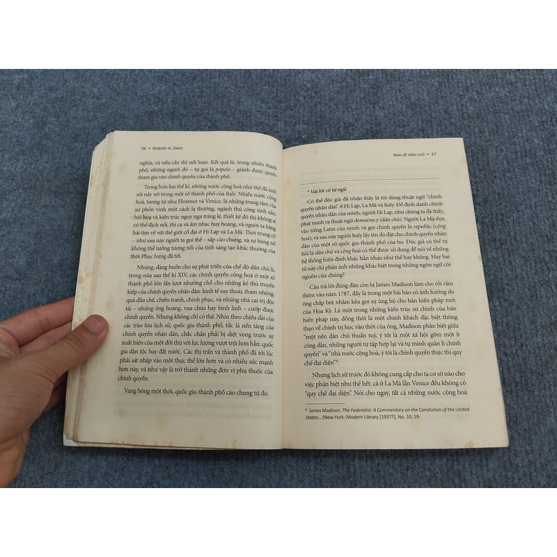 BÀN VỀ DÂN CHỦ - ROBERT A. DAHL 494519