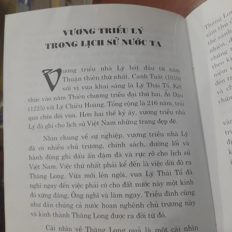 Gs. Vũ Ngọc Khánh - TÁM VỊ VUA TRIỀU LÝ 498814