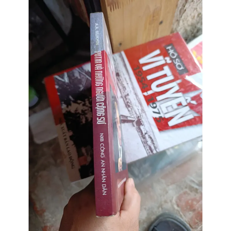 Putin và các cộng sự 1022790