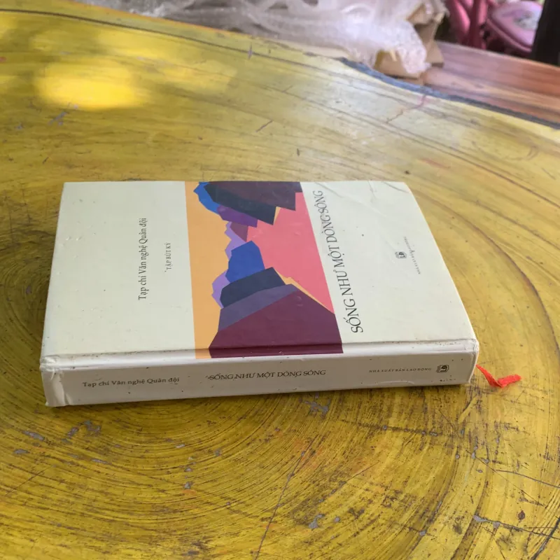 SỐNG NHƯ MỘT DÒNG SÔNG - tạp chí VNQĐ 958043