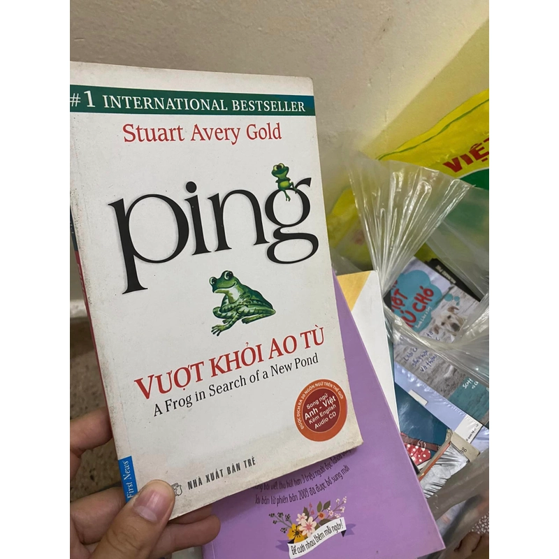 Sách Vượt khỏi ao tù 310088