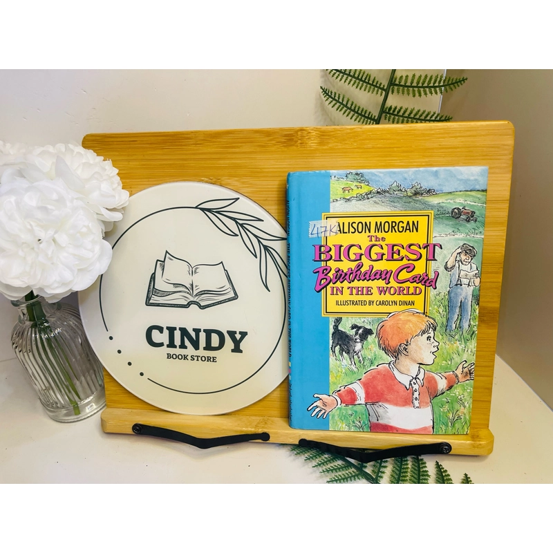 [Sách tiếng Anh 2hand] Like new 90% - The Biggest Birthday Card In The World 499482