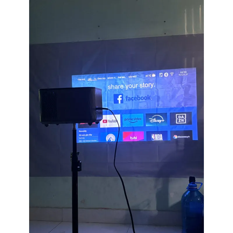 Máy chiếu + loa kéo karaoke 711969