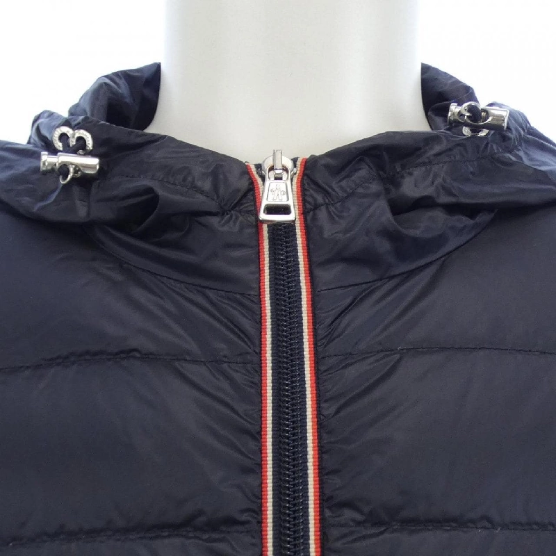 Áo khoác lông vũ MONCLER - Hàng hiệu Authentic 898660
