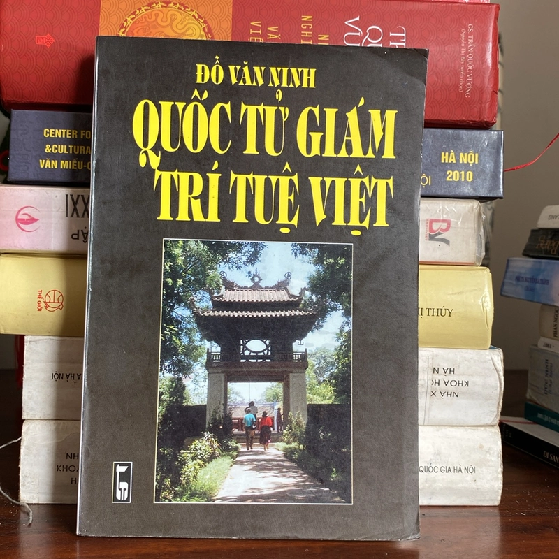 QUỐC TỬ GIÁM TRÍ TUỆ VIỆT (XB 1999) 470534