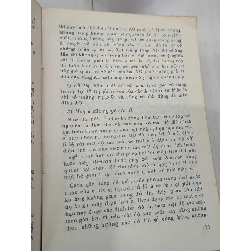Thuyết lượng tử về nguyên tử và phân tử - Nguyễn Đình Huê và Nguyễn Đức Chuy 701840