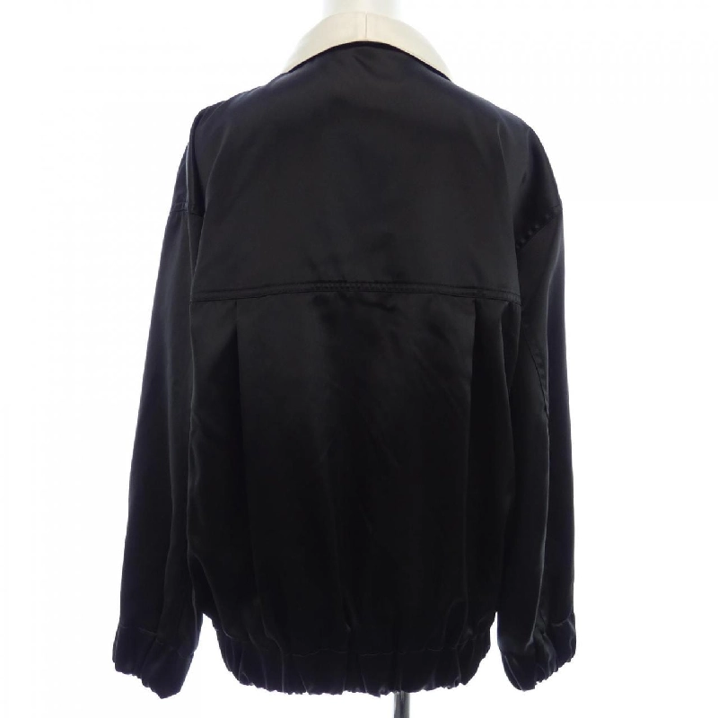 【Đối tượng phiếu giảm giá】Áo khoác CHANEL 637851