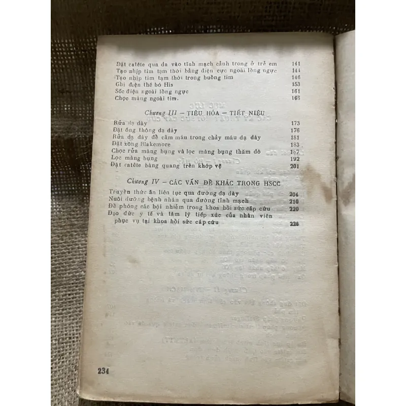 Kĩ thuật hồi sức cấp cứu - 230 trang  800373