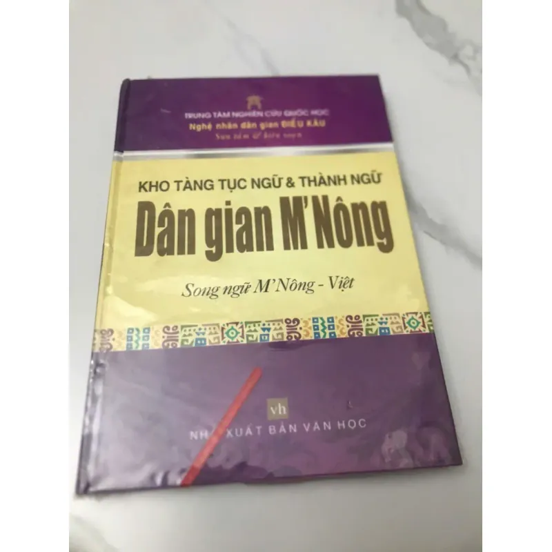 Kho Tàng Tục Ngữ & Thành Ngữ Dân Gian M'Nông - Song ngữ M'Nông - Việt 599194