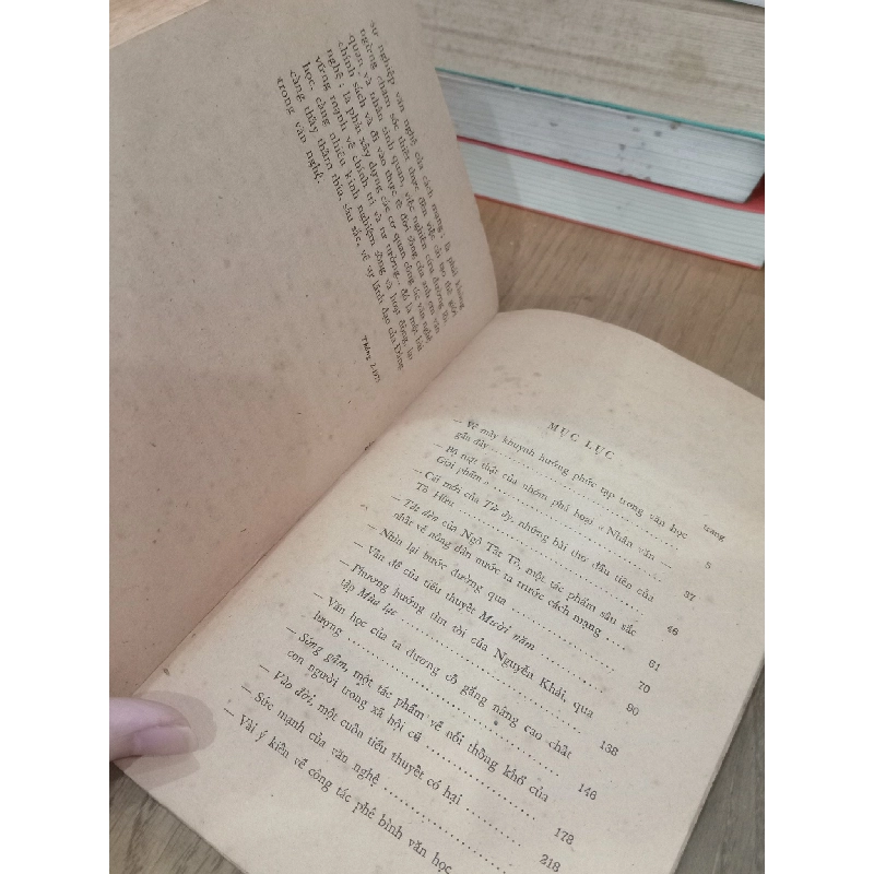 Bình luận văn học - Như Phong 734392