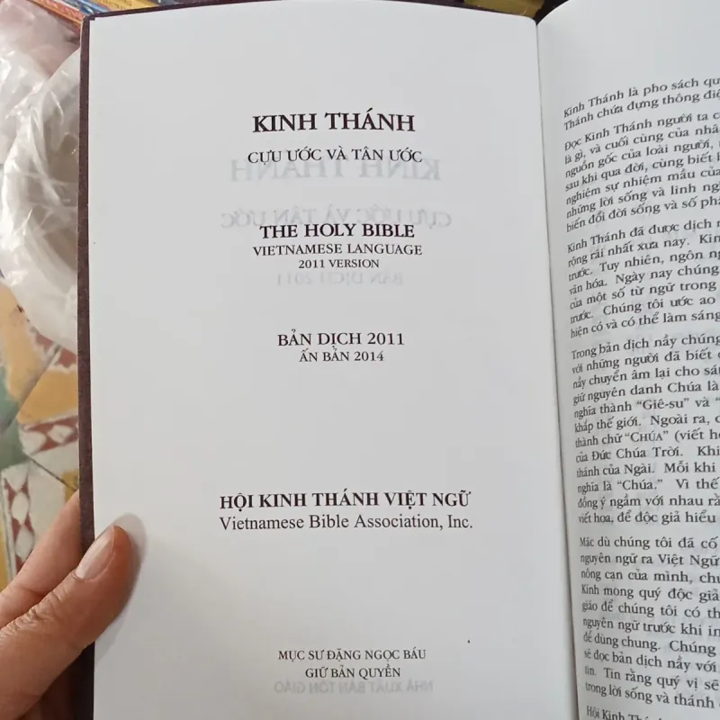 Kinh Thánh Tân Uớc Và Cựu Uớc 795876