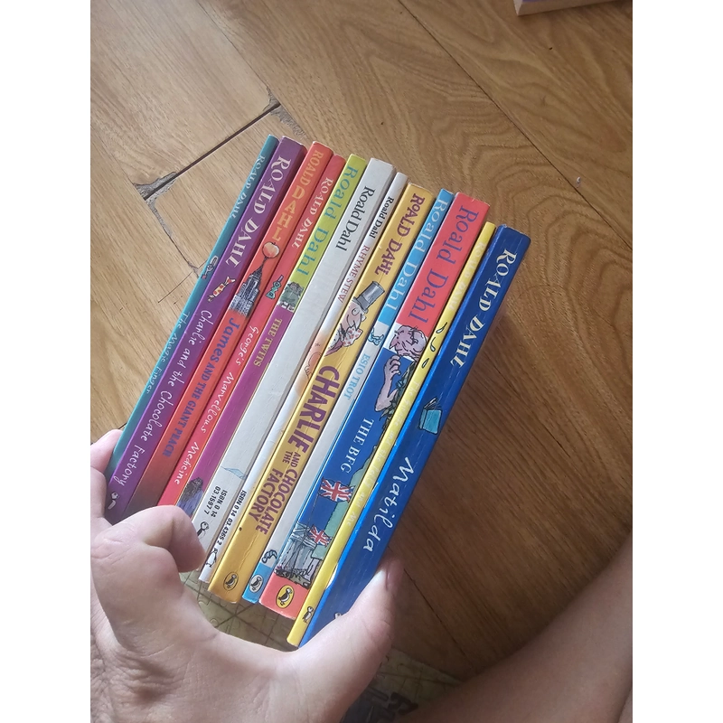 12q Roald Dahl không trùng (Sách tiếng anh) như hình 
240k 475348
