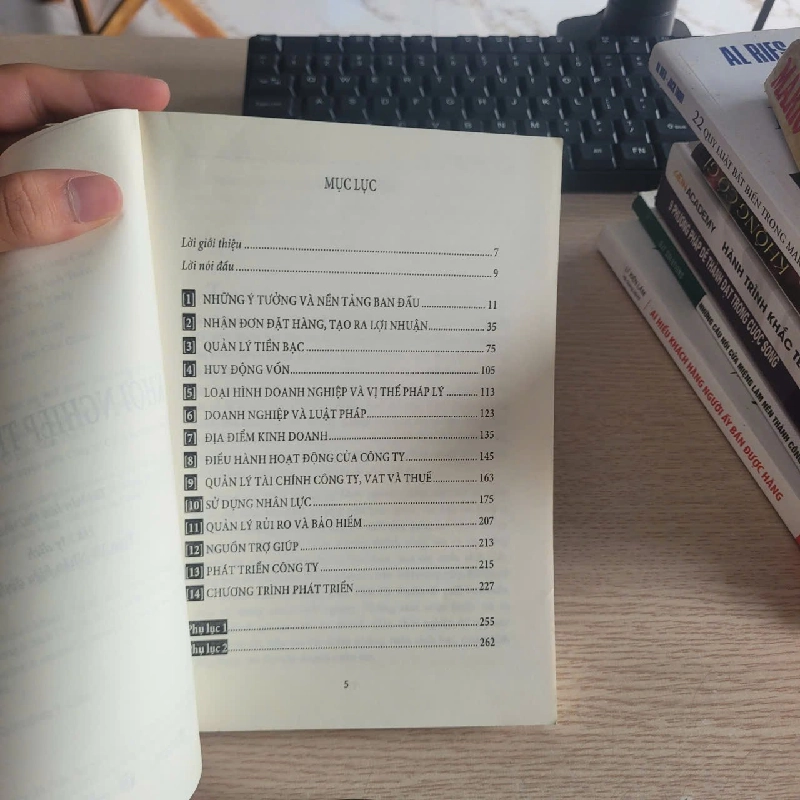 Khởi Nghiệp Thành Công – Michael Morris 528355