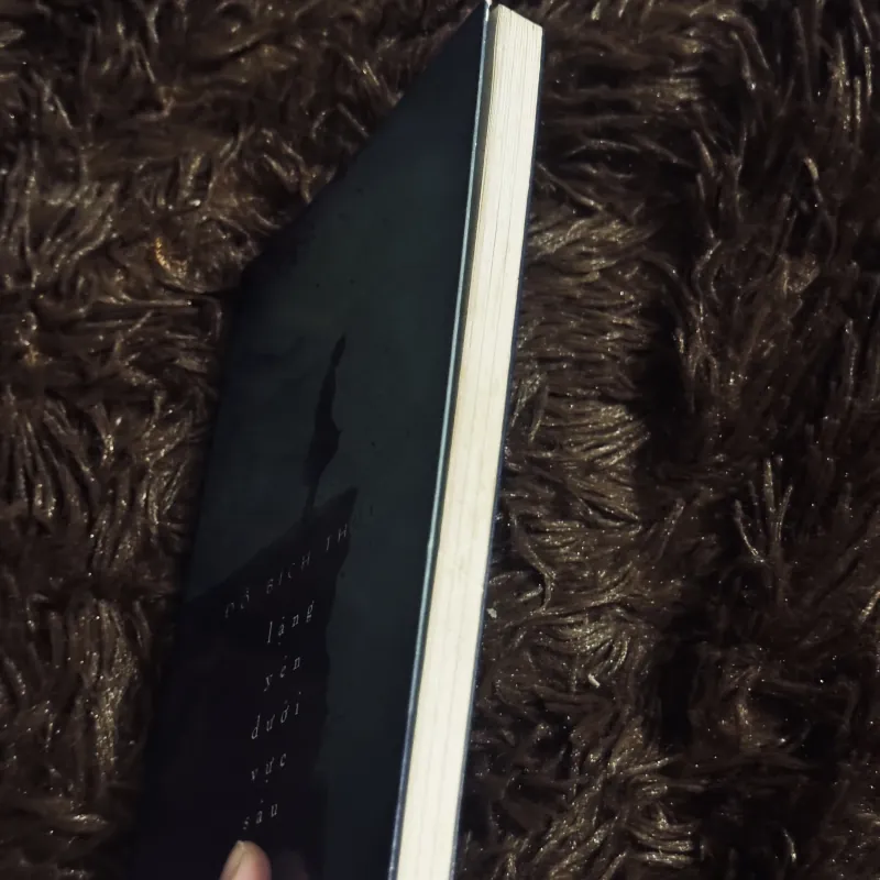 Lặng yên dưới vực sâu 990985