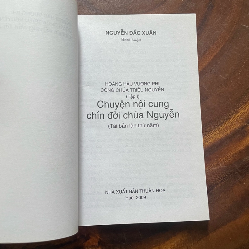2 Cuốn: Chuyện Nội Cung Chín Đời Chúa & Chuyện Nội Cung Các Vua - Nguyễn Đắc Xuân 431110