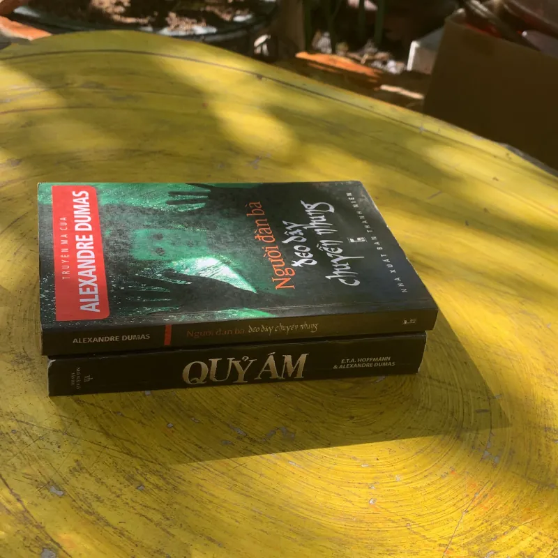 COMBO QUỶ ÁM & NGƯỜI ĐÀN BÀ ĐEO DÂY CHUYỀN NHUNG  783383