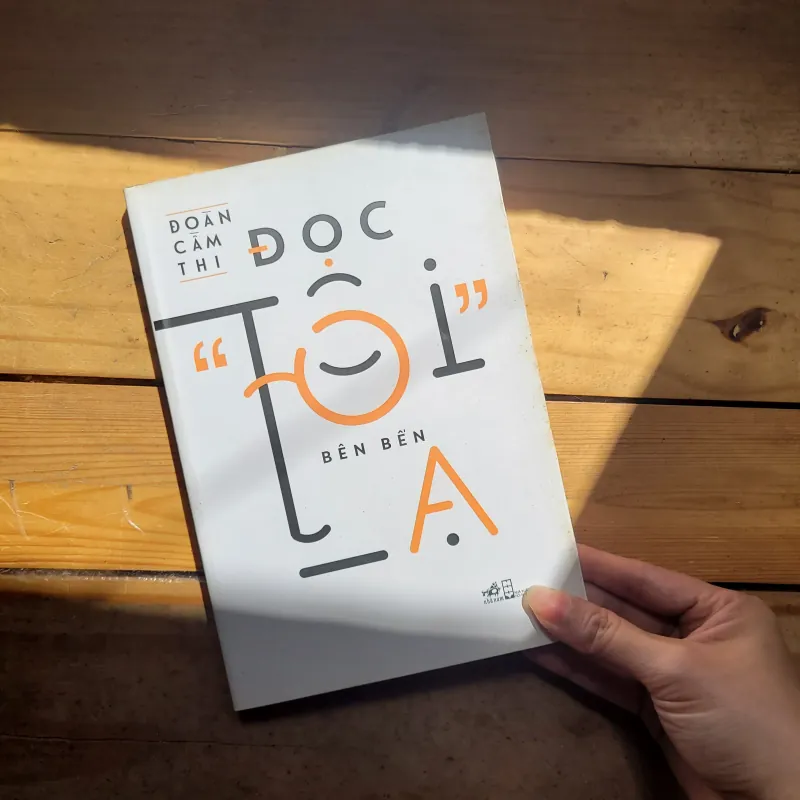 Đọc "Tôi" bên bến lạ - Đoàn Cầm Thi 960578