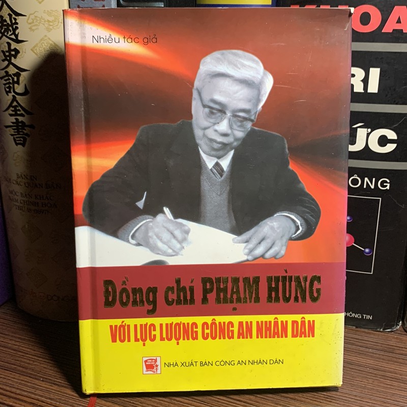 Đồng Chí Phạm Hùng Với Lực Lượng Công An Nhân Dân 187413