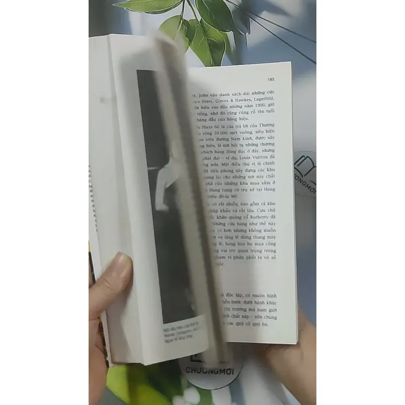 [MIỄN PHÍ BỌC SÁCH] Tình yêu hàng hiệu - Radha Chadha 688588