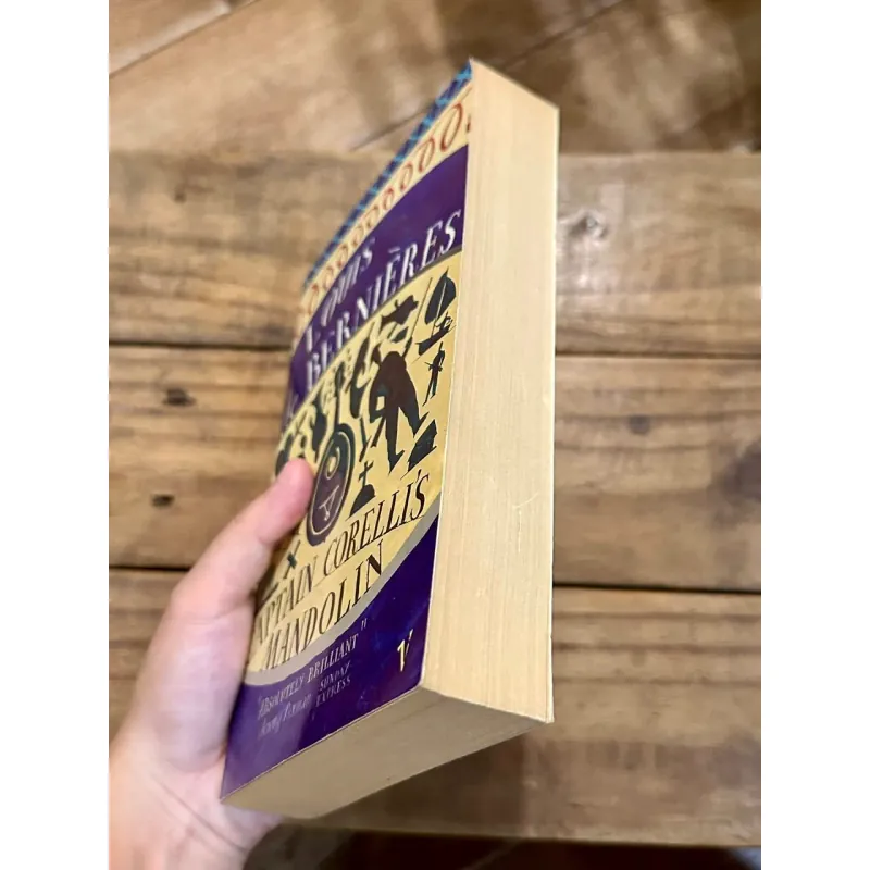 Captain Corelli’s Mandolin - Louis de Bernières 729093