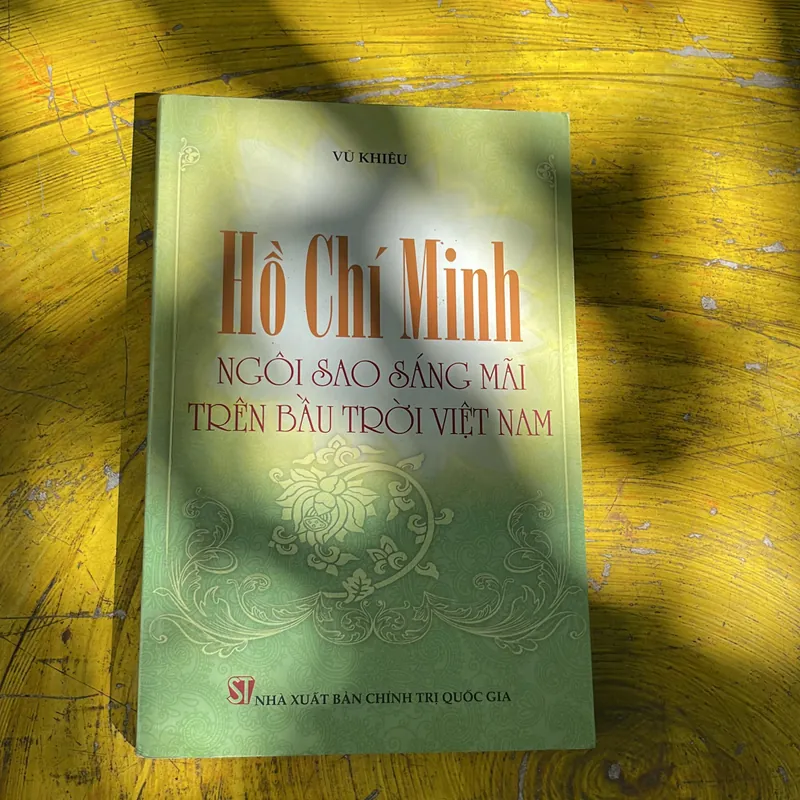 COMBO HỒ CHÍ MINH NGÔI SAO SÁNG MÃI TRÊN BẦU TRỜI VIỆT NAM& BÁC HỒ VỚI CÁC TỔNG THỐNG MỸ 735844