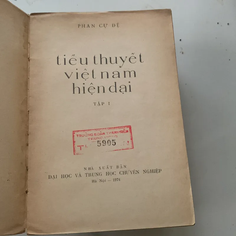 Tiểu thuyết Việt Nam hiện đại, Phan Cự Đệ 596731