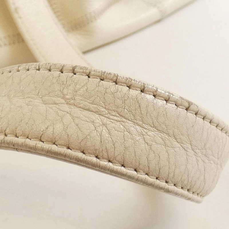 Túi xách chéo Chanel 28024 613474