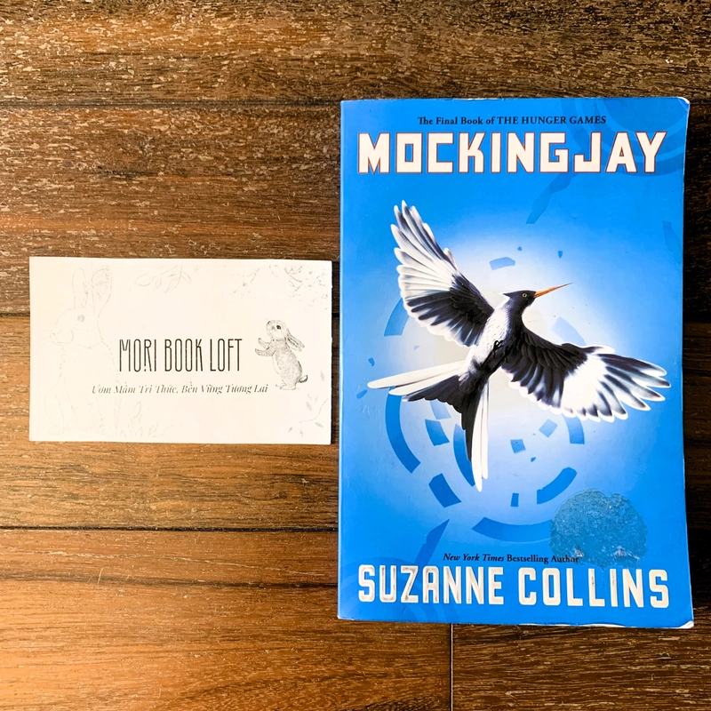 Sách ngoại văn Mockingjay – Suzanne Collins, Used (thuộc series The Hunger Games) 498801