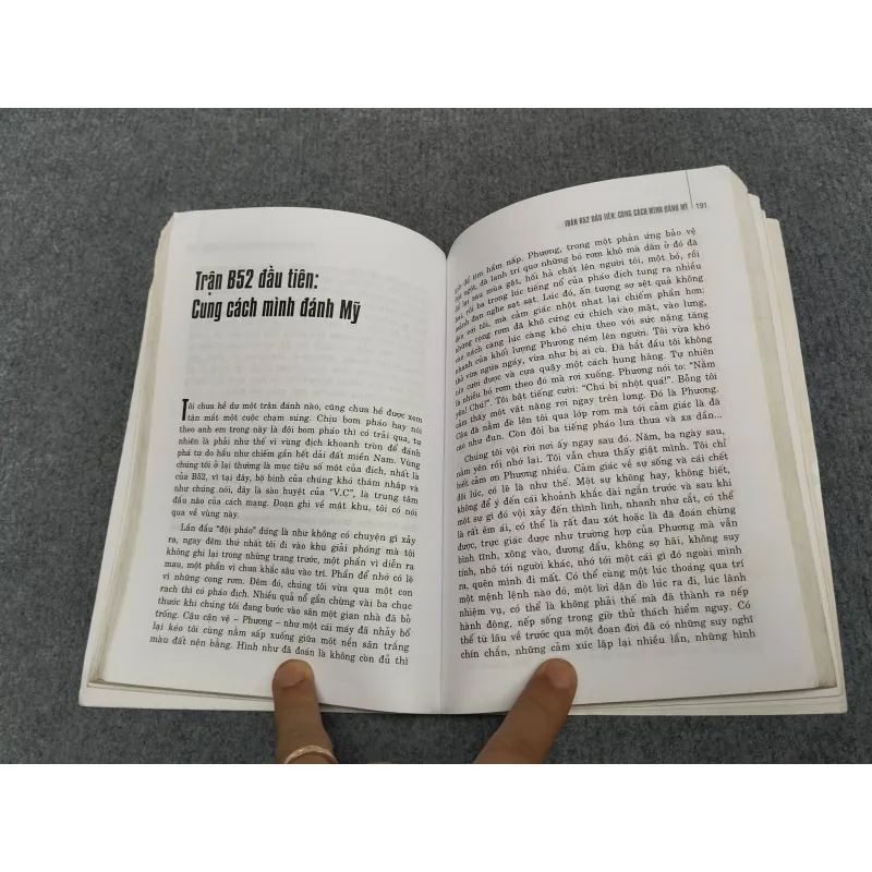 THÁNG NGÀY TÔI SỐNG VỚI NHỮNG NGƯỜI CỘNG SẢN 991035