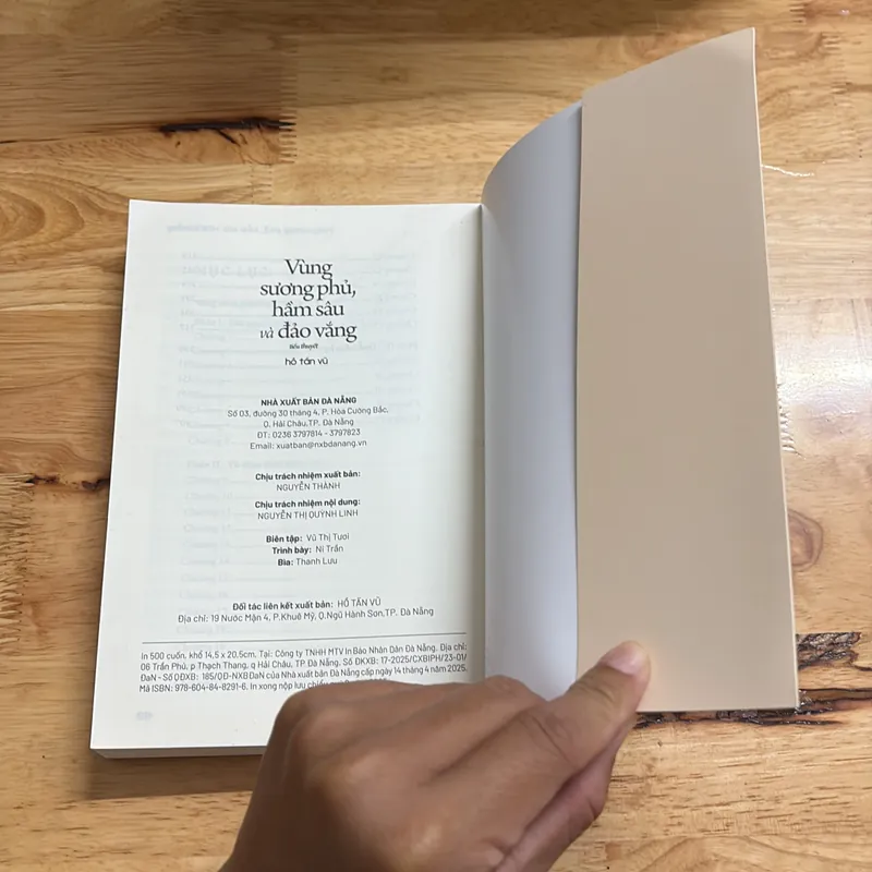 [Chữ Ký Tác Giả] - II Tiểu Thuyết: Vùng Sương Phủ, Hầm Sâu Và Đảo Vắng - Hồ Tấn Vũ - 2025 689796