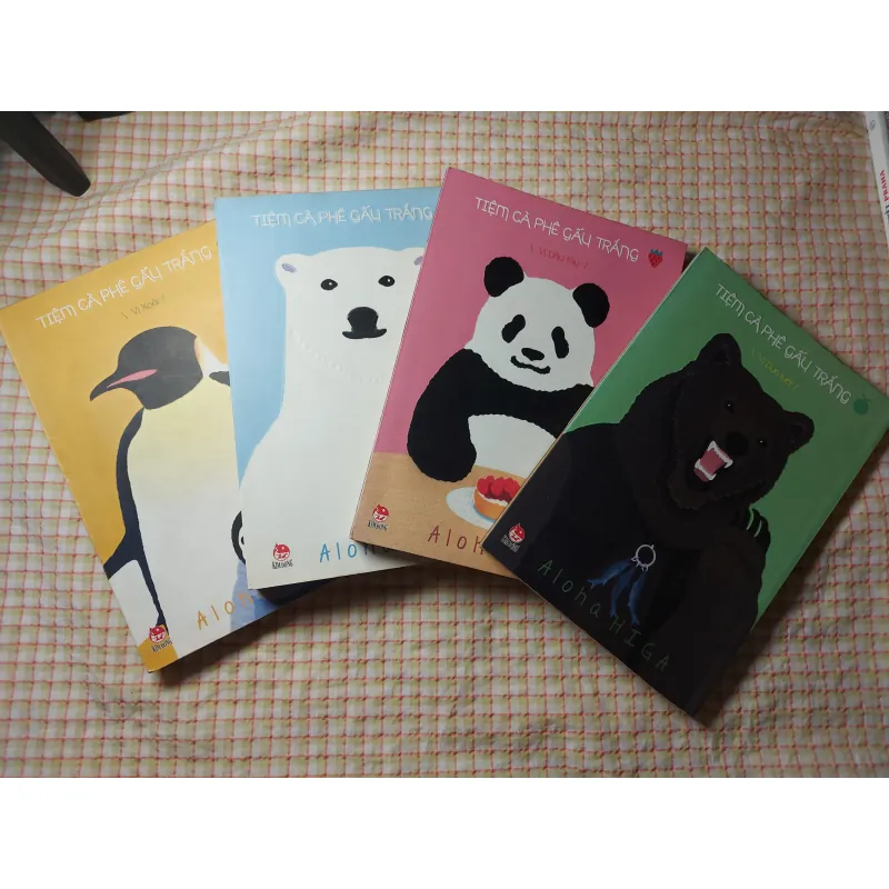 COMBO 4 CUỐN TIỆM CÀ PHÊ GẤU TRẮNG - DÂU TÂY, DƯA LƯỚI, XOÀI.. 719255