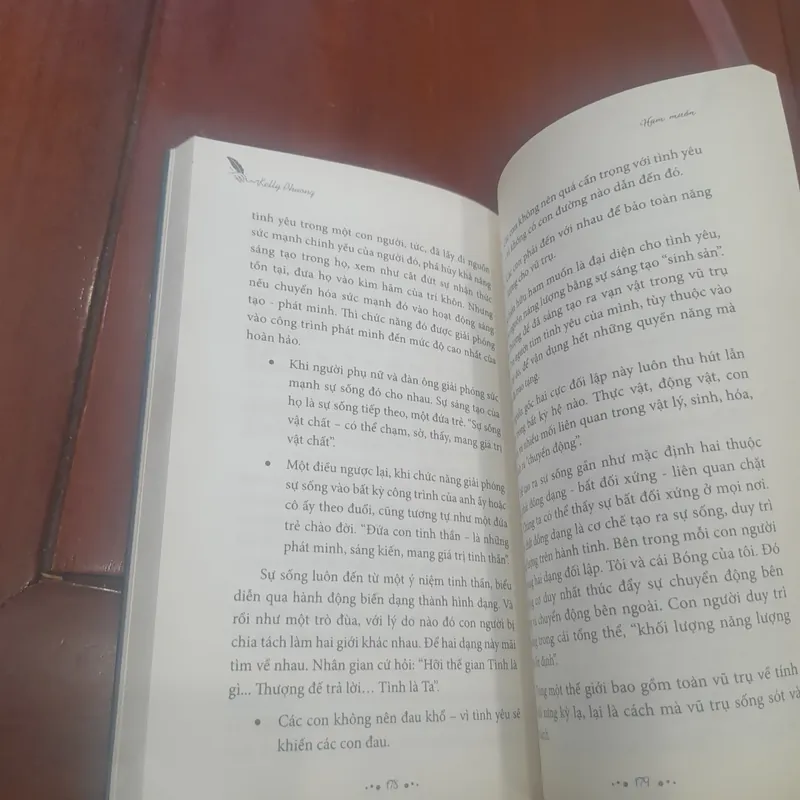 Kelly Phuong - KẺ THUẬN TAY TRÁI 689087