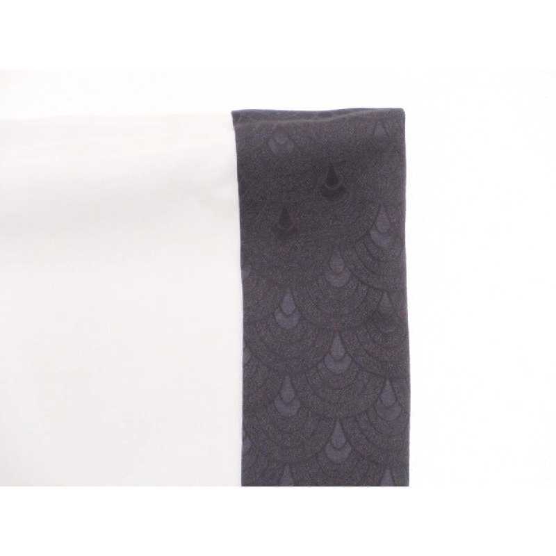 Màu sắc không có họa tiết - Kích thước tay áo S - Hàng hiệu Authentic 876335