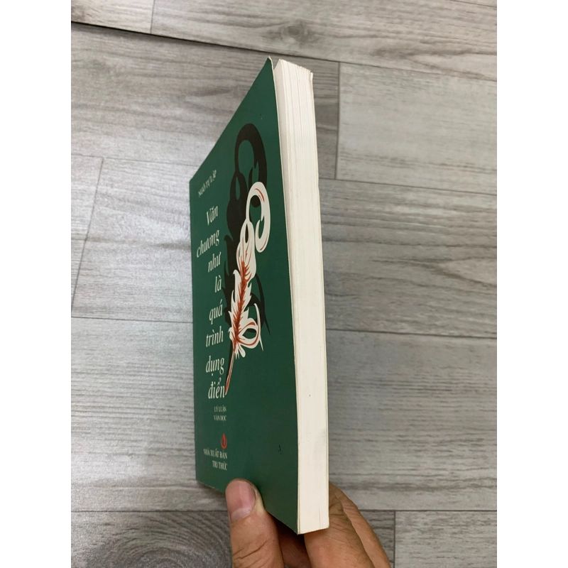 Văn chương như là một quá trình dụng điển. 999 460038