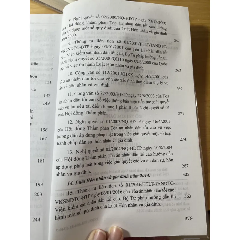 [luật - chính trị] 100 câu hỏi vụ việc hôn nhân gia đình tại toà án - Chu Xuân Minh 764331