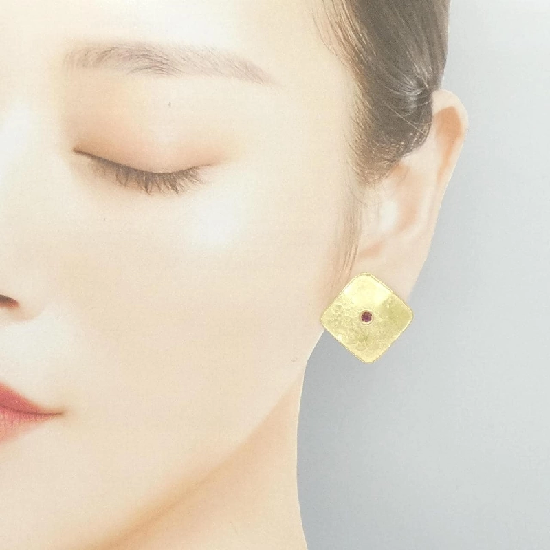 Bông tai Ruby 750YG/K18YG - Hàng hiệu Chính hãng 868210